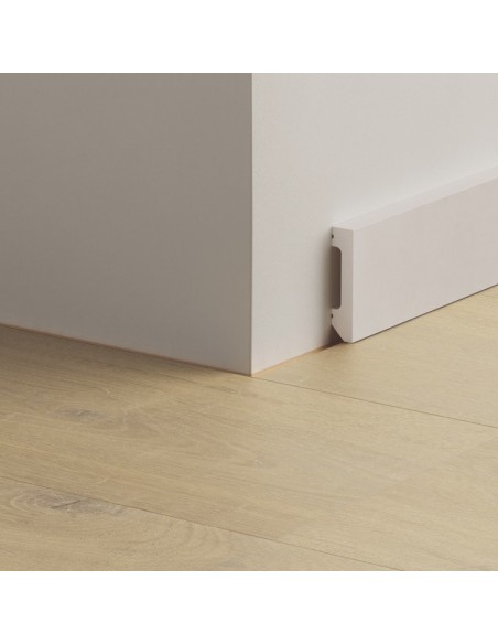 Rodapié blanco resistente al agua listo para pintar Quick Step