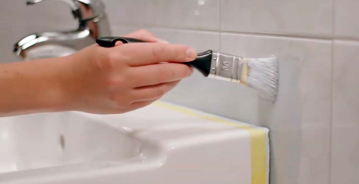 pintar azulejos baño